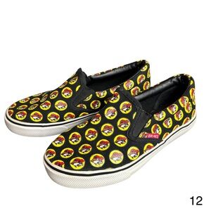Buc-ee’s Kids Youth Slip-On Canvas Shoes Size 2 Beaver Logo Casual Sneakers